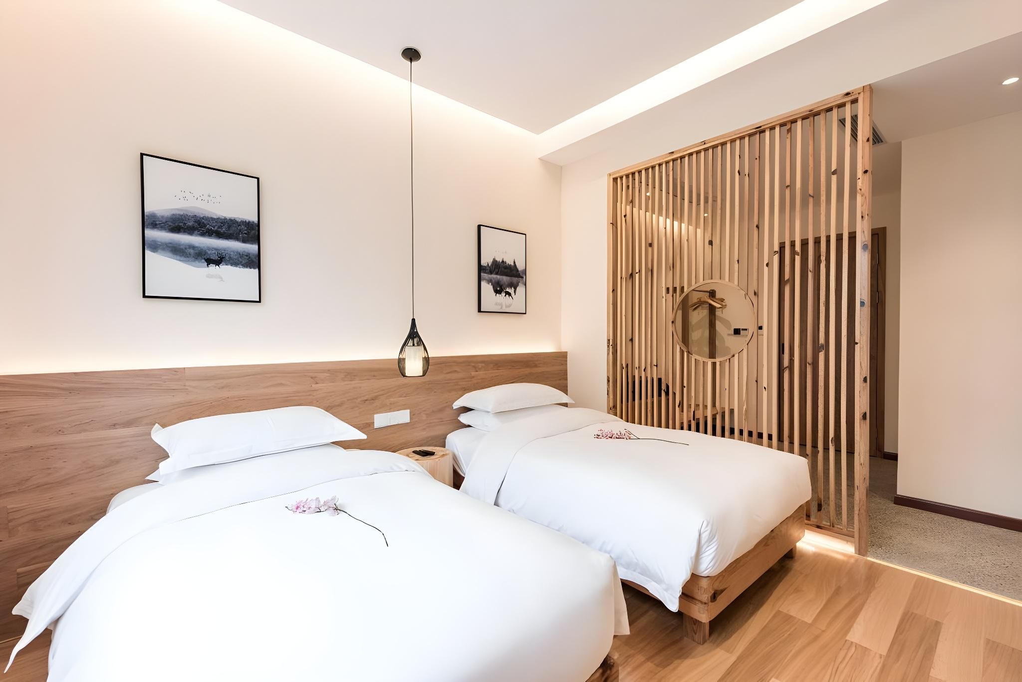 Twin Deluxe Room