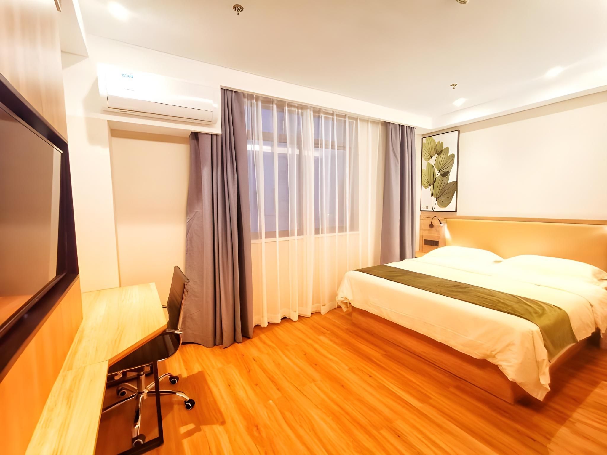 Hotel Queen Room