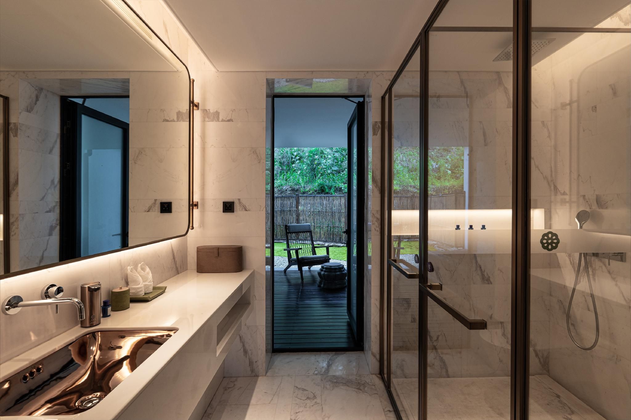 Executive Deluxe Suite