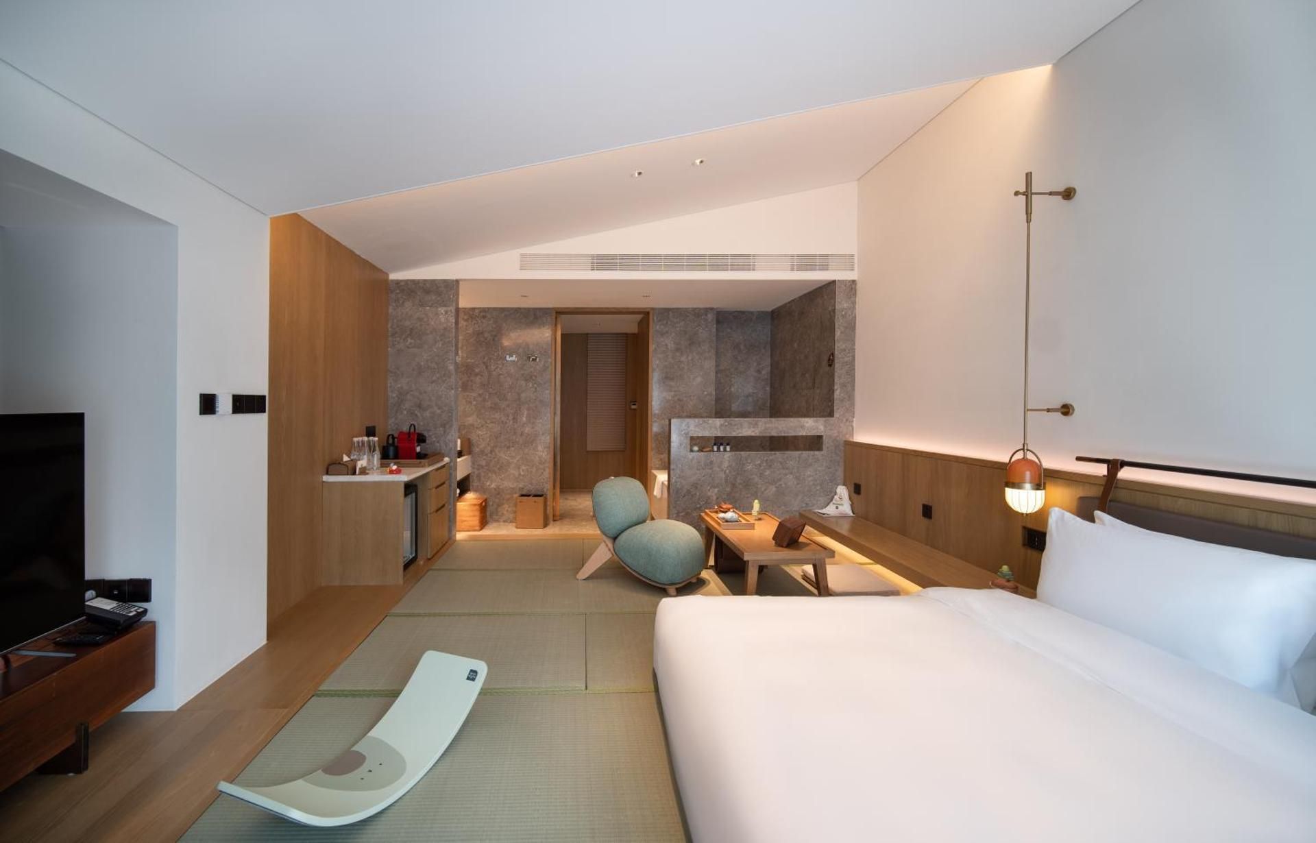 Deluxe Tatami Room