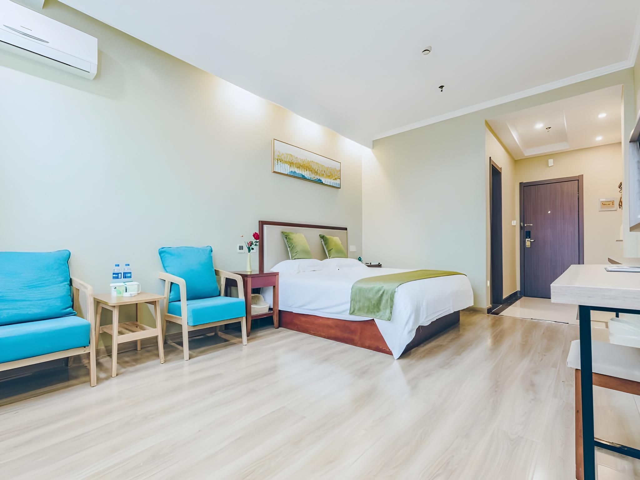 Business Queen Room