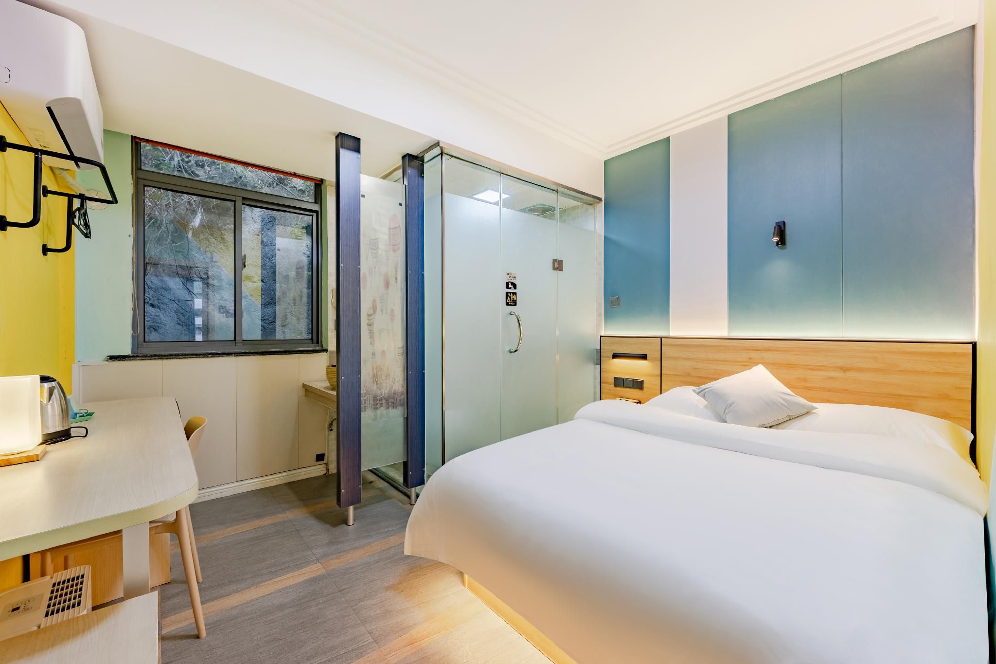 Queen Bed