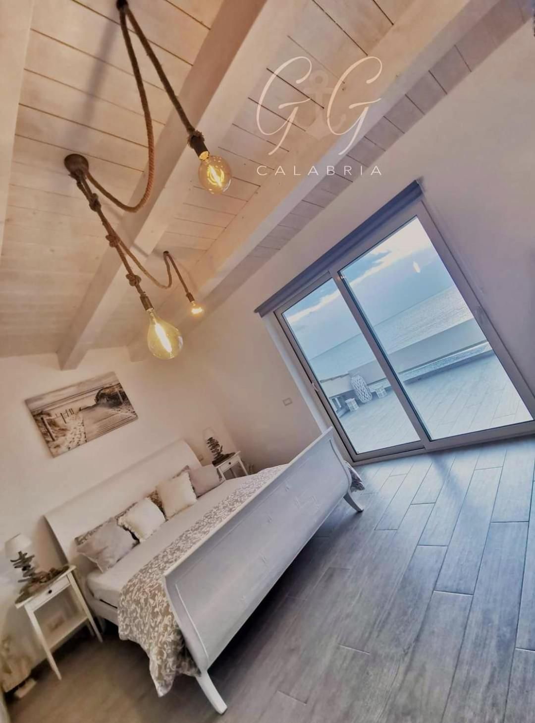 Family Room with Sea View