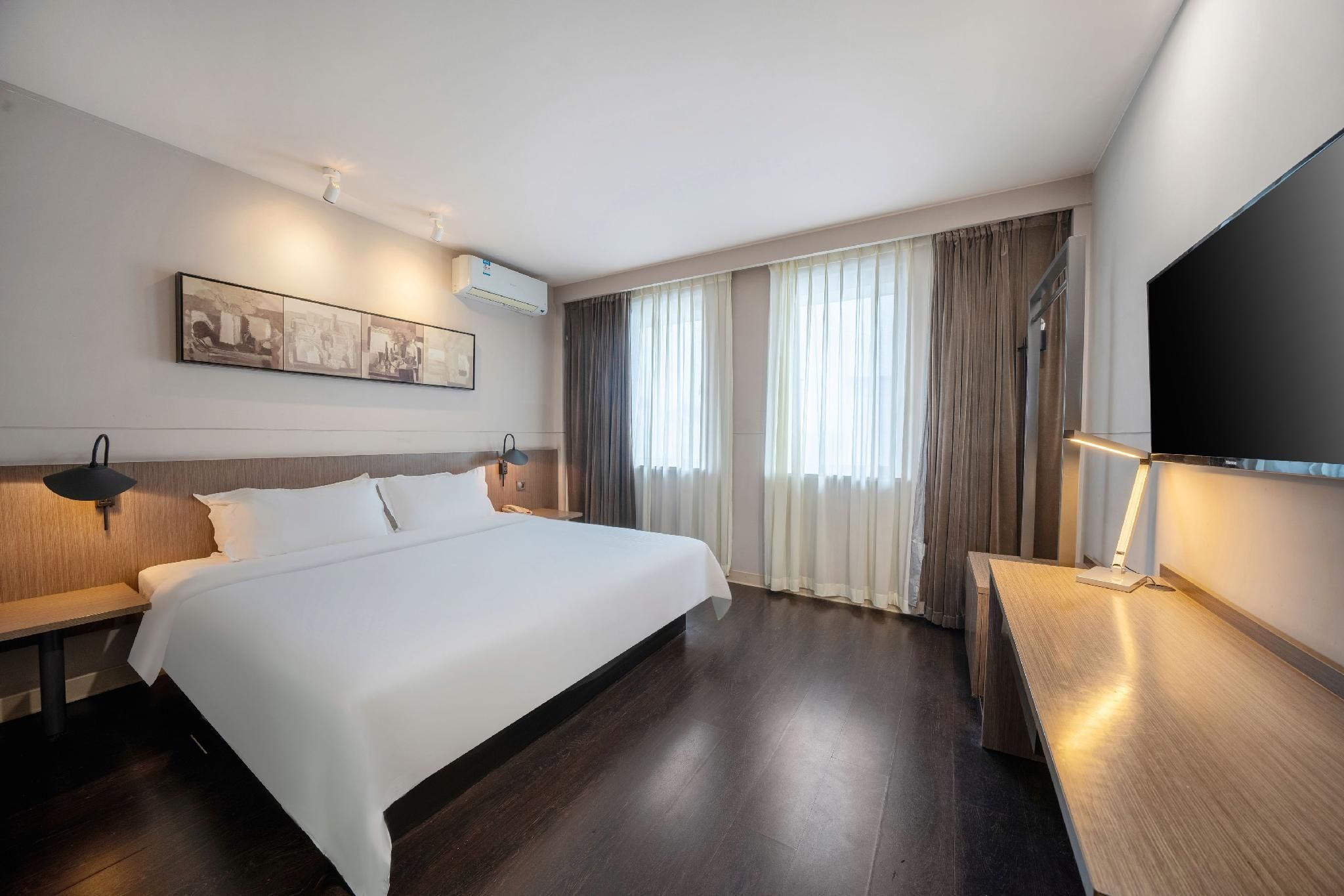 WH - Deluxe Bed Room