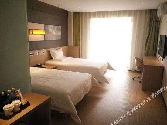 Super Twin Room