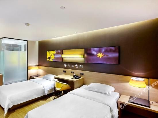 Super Twin Room