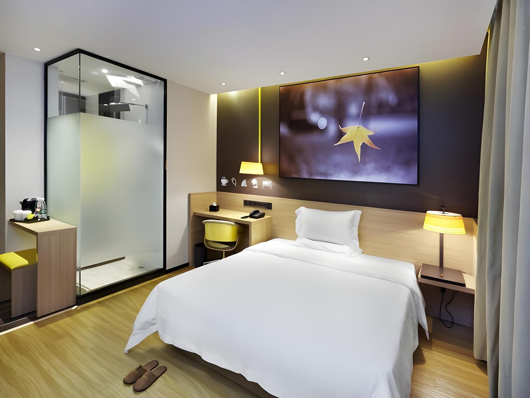 IU Compact U S Bed Room