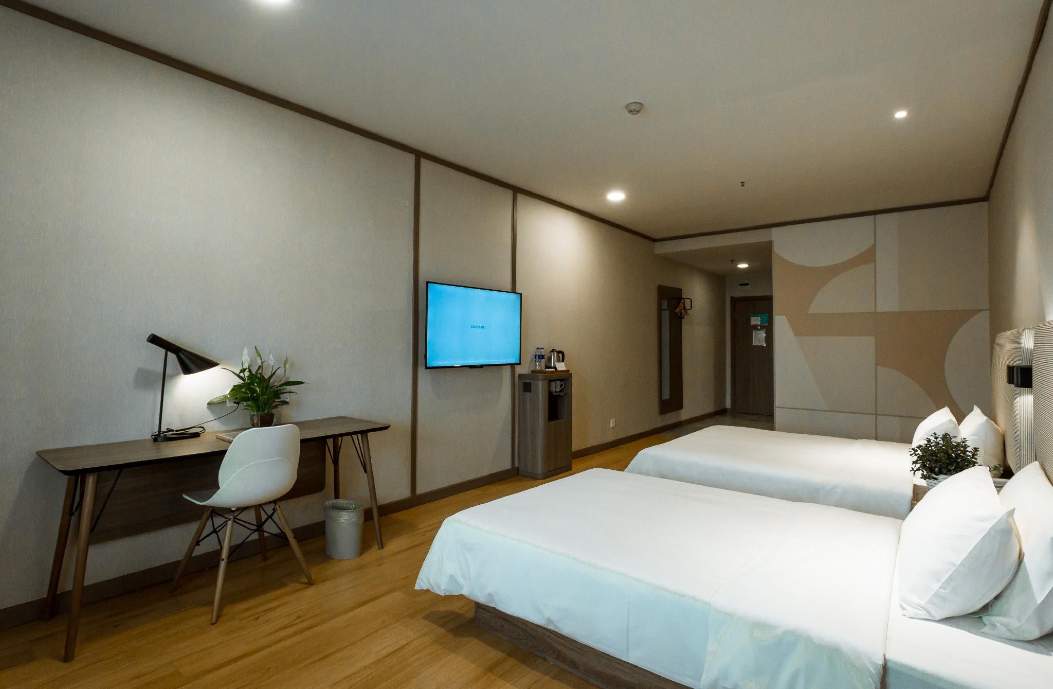 Huazhu - Family Room
