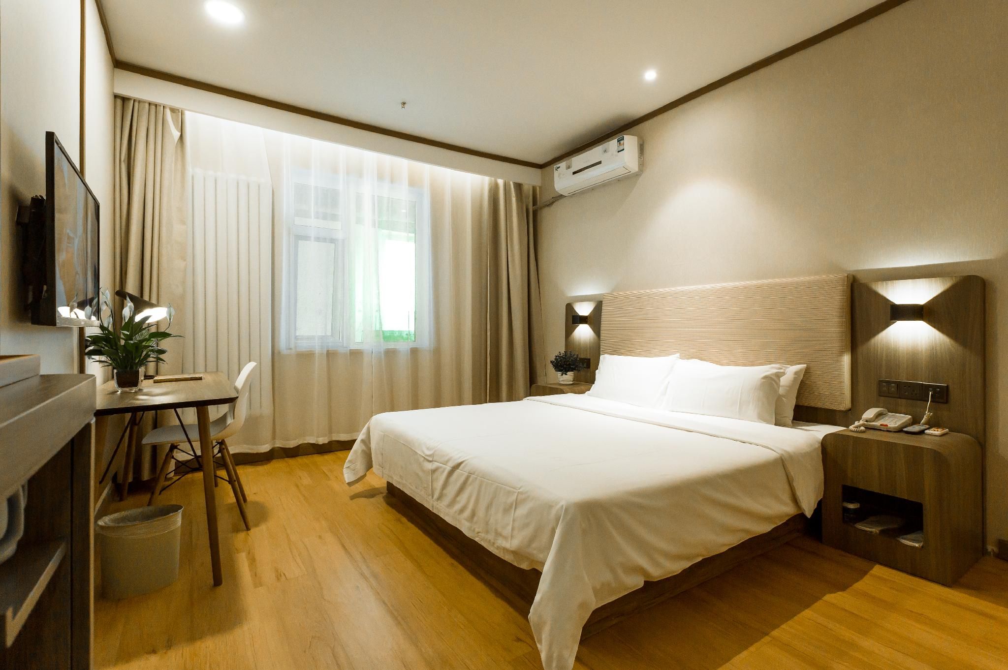 Huazhu - Superior BedRoom