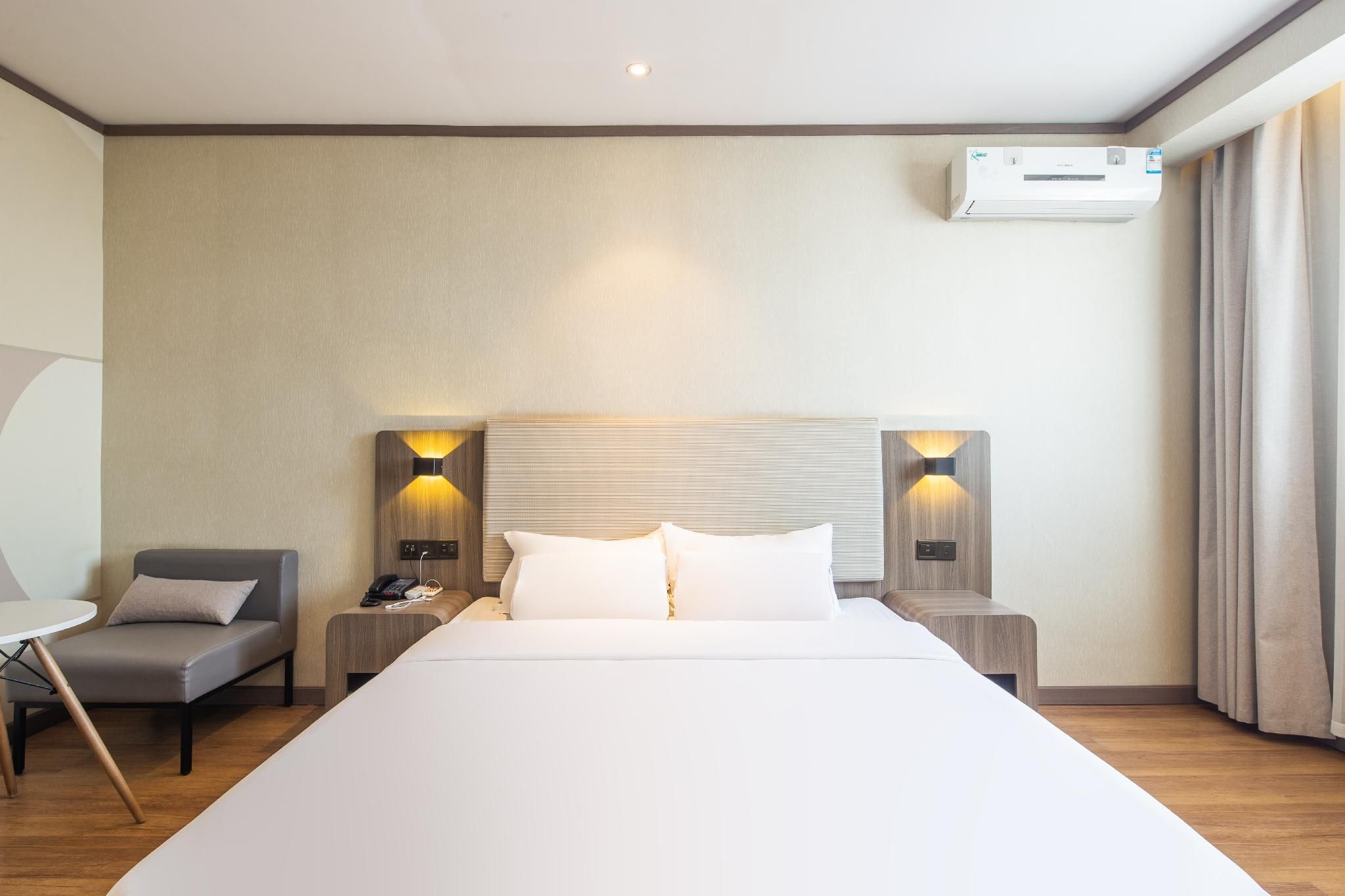 Business Queen Bed Room