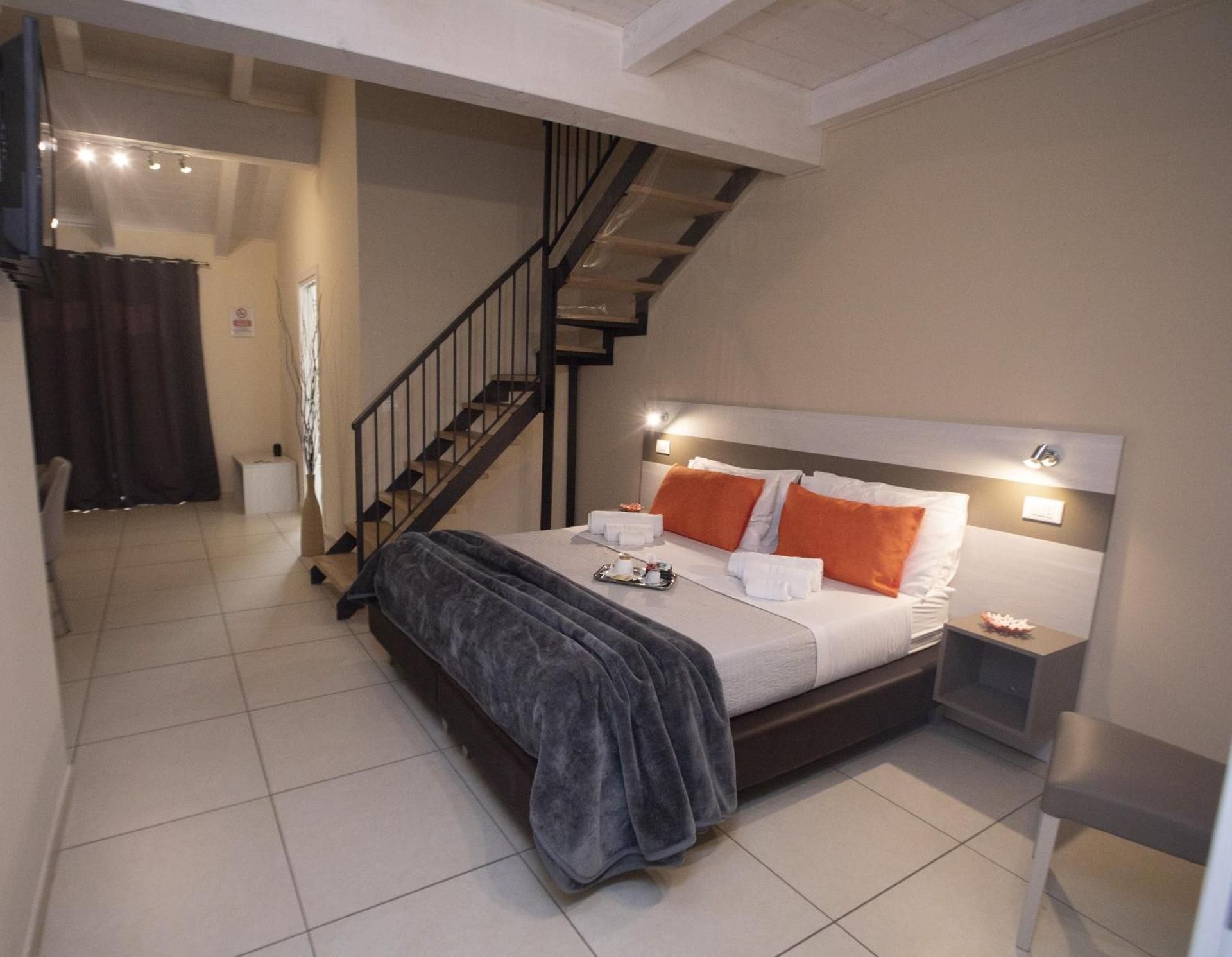 Quadruple Room with Private Bathroom