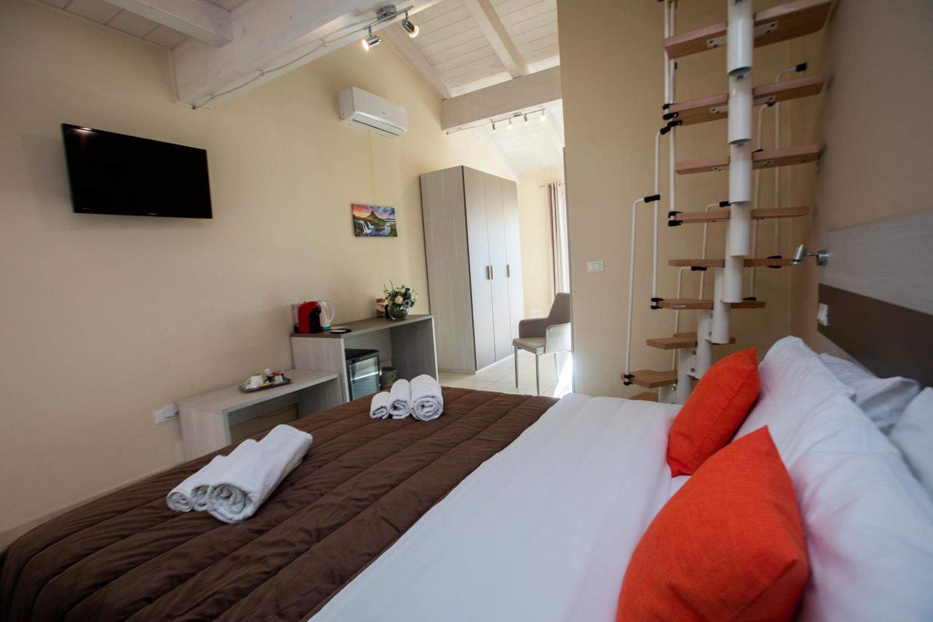 Triple Room with Private Bathroom