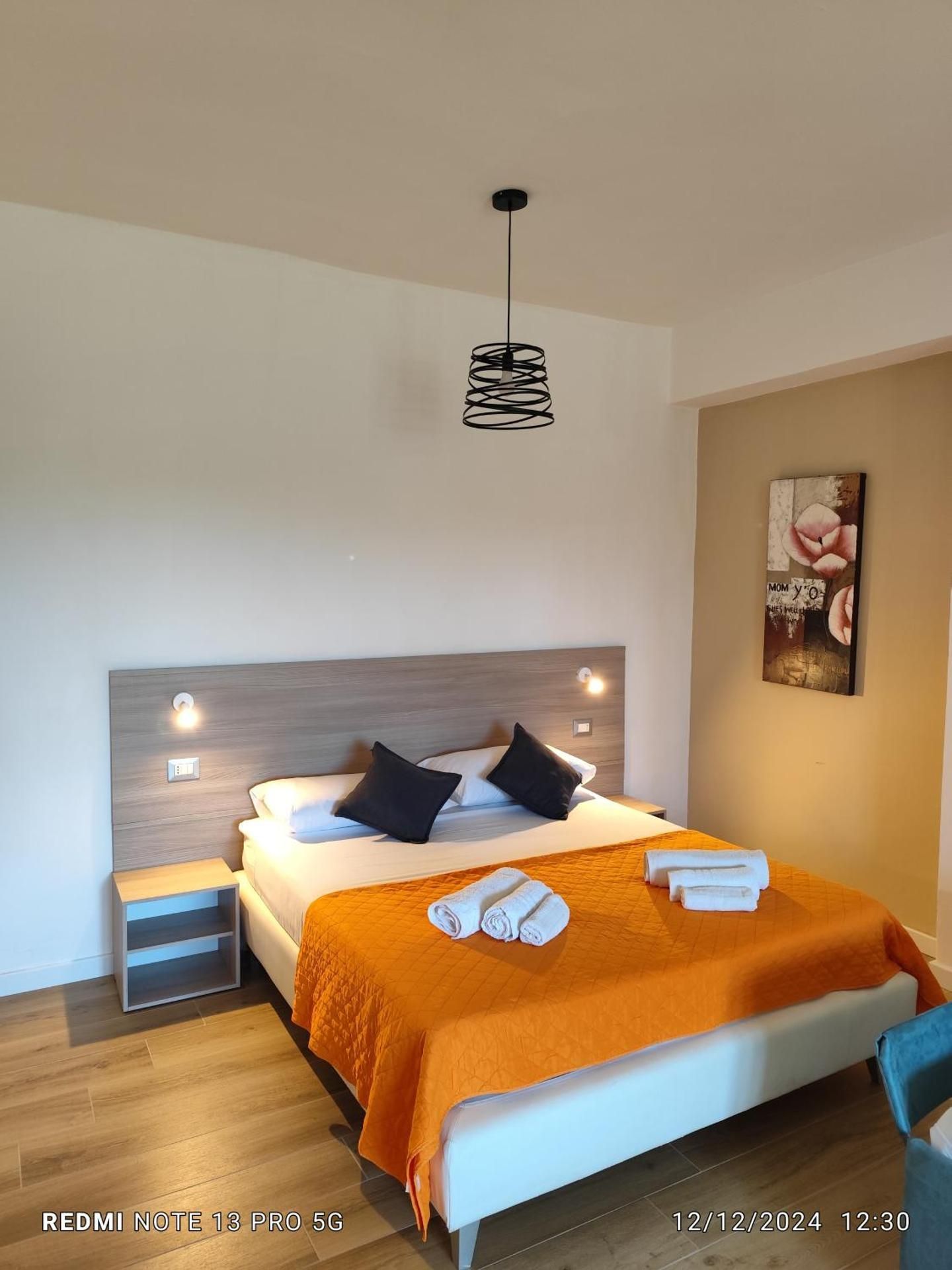 Studio Apartment with Balcony