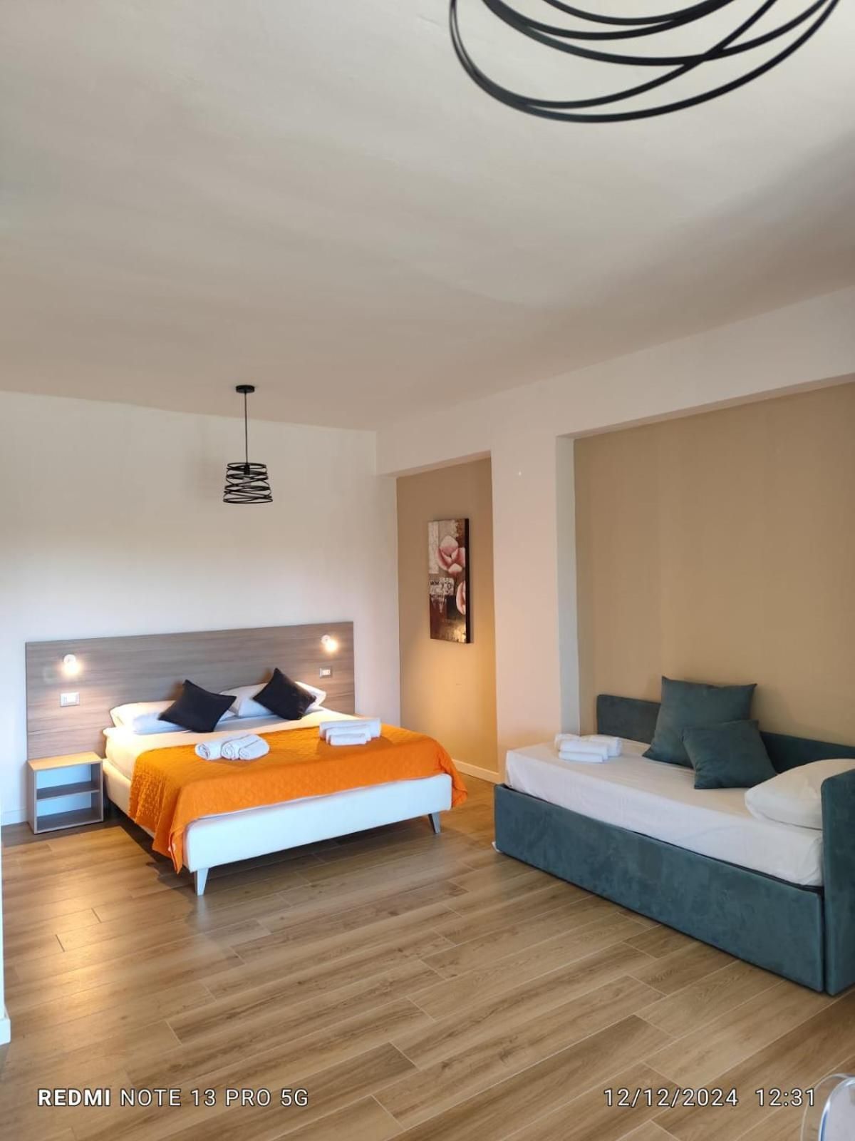 Studio Apartment with Balcony