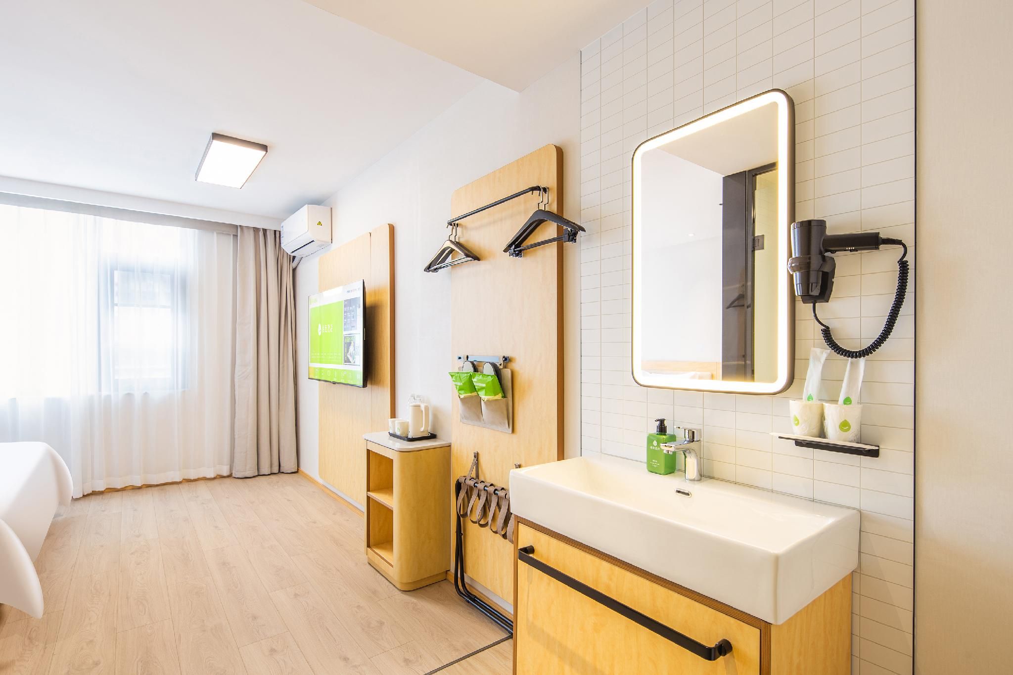 Business Queen Bed Room