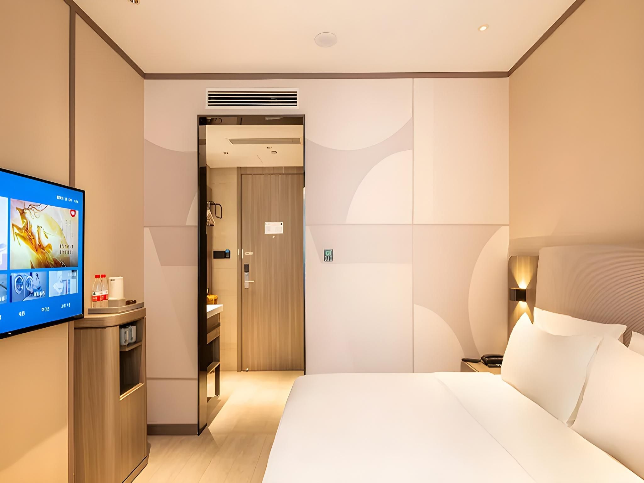 Huazhu - Superior Bed Room