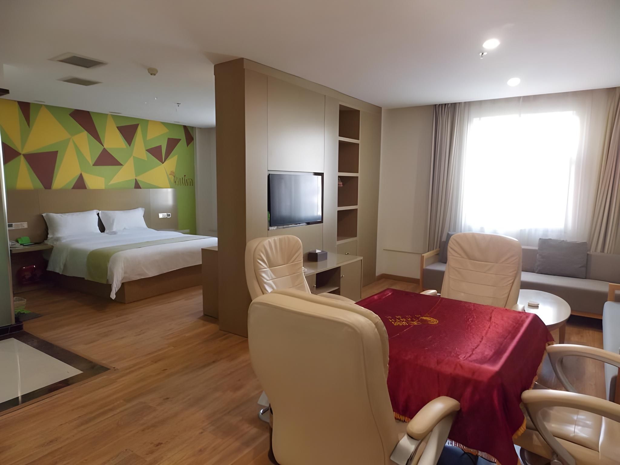 Senior Suite