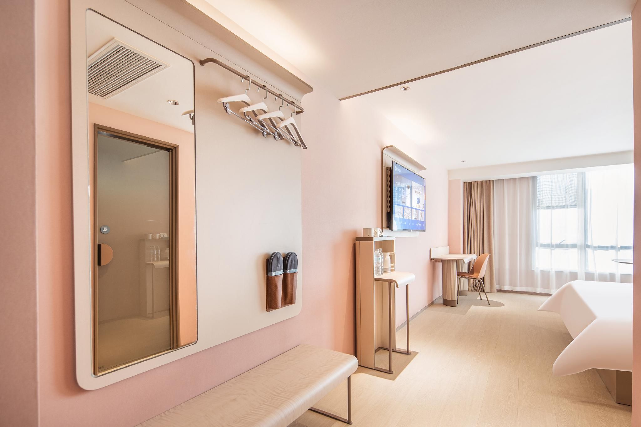 Business Queen Bed Room