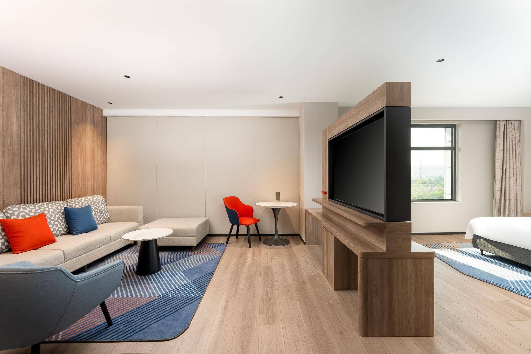 1 King Suite