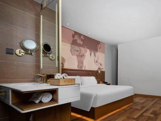 James Joyce - Chunxiang Lifestyle Room