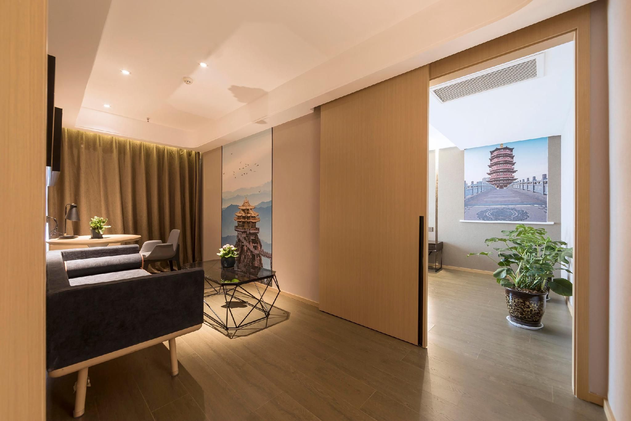 Atour Hotel Luoyang Longmen High-speed Railway Station Family Children Suite