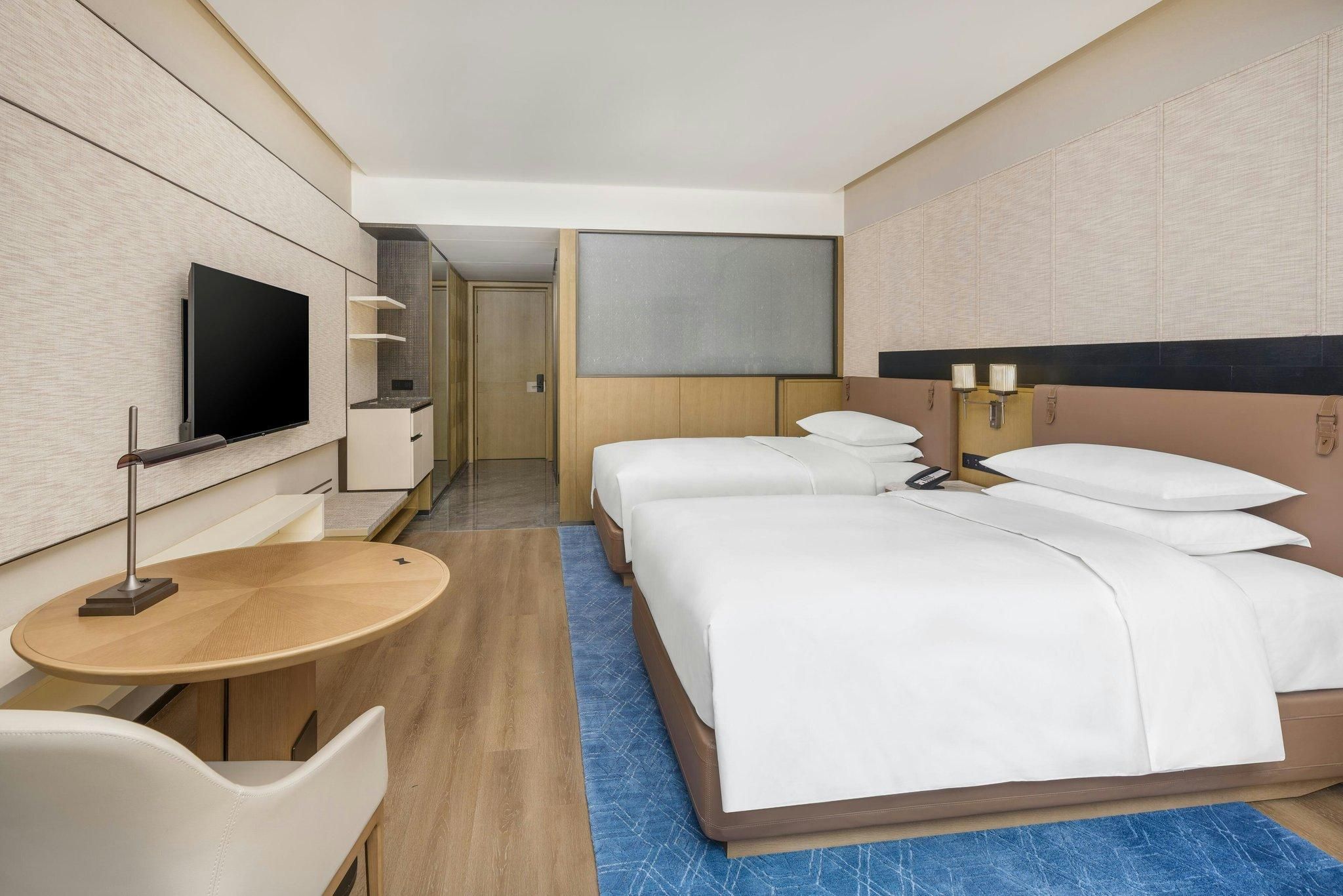 Deluxe, Guest room, 2 Double, City view