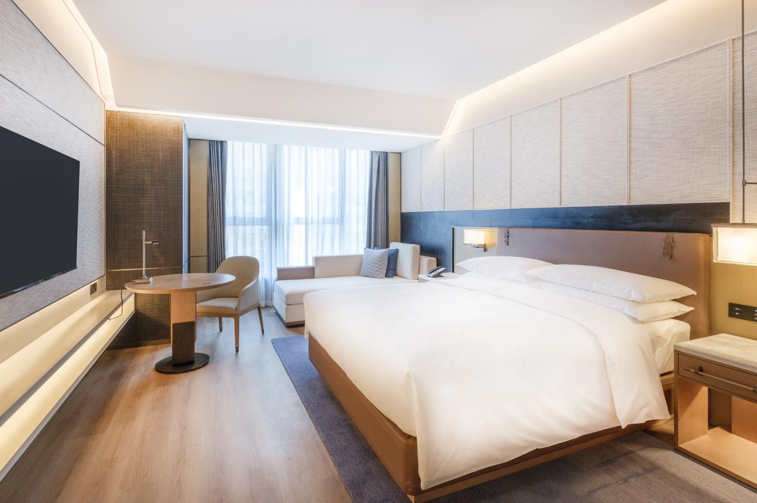Club Lake View, Executive lounge access, Guest room, 1 King, Lake view