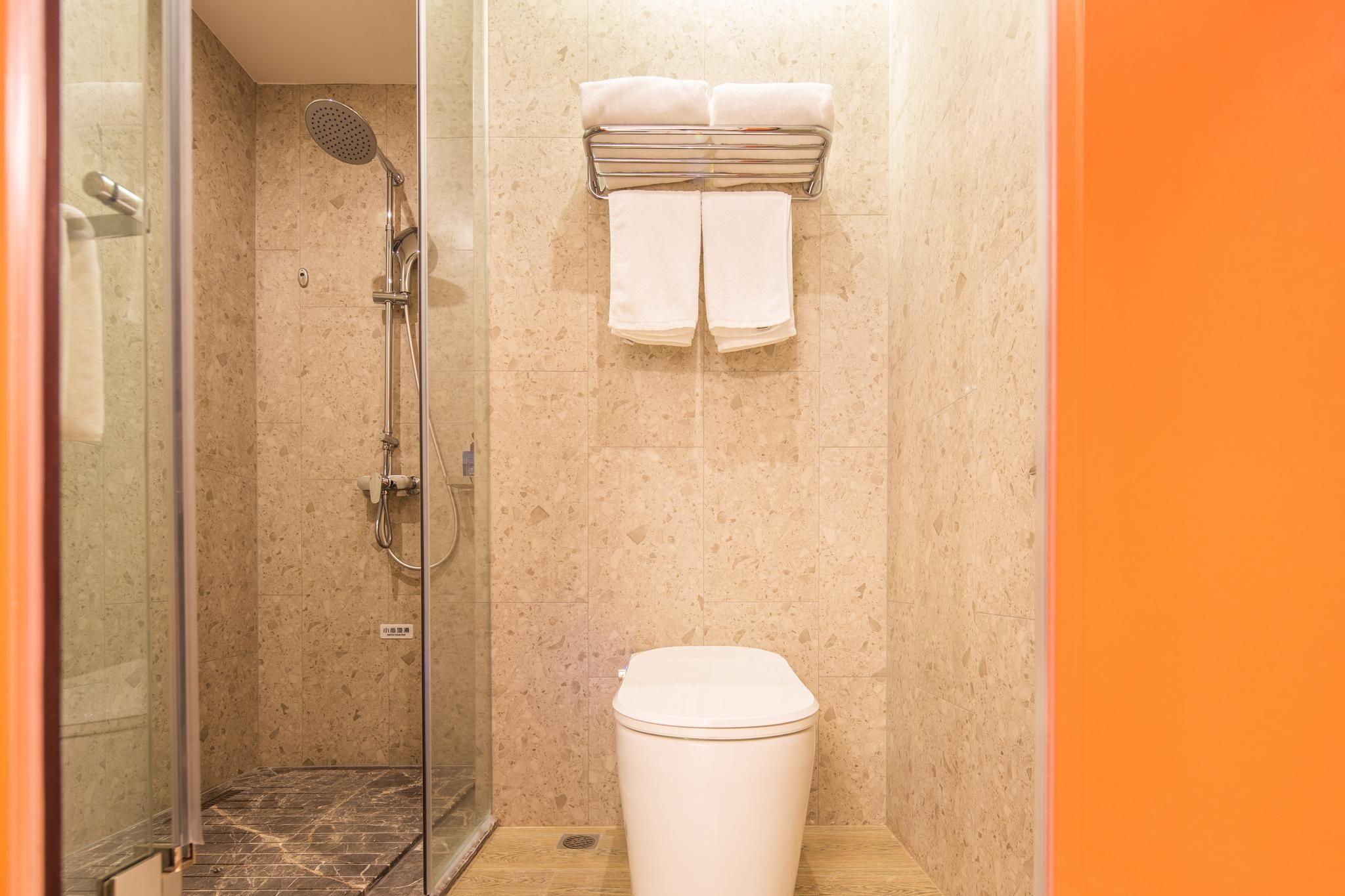 Business Queen Bed Room