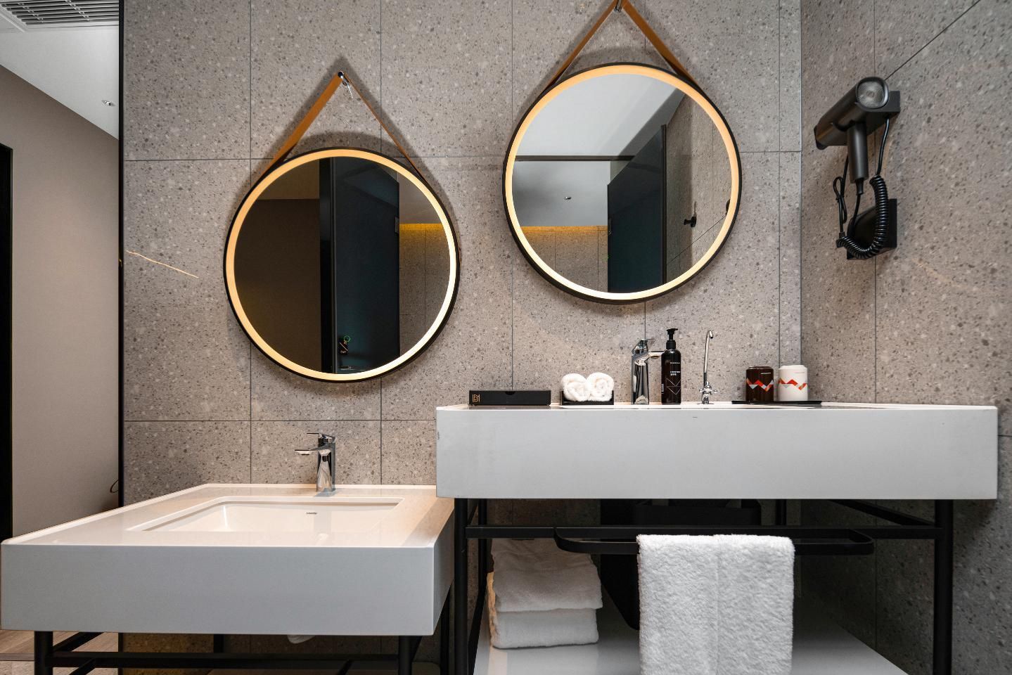 Dossen - Deluxe Family Room