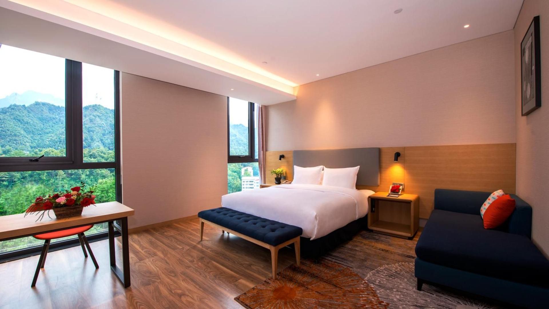 Standard King Room with Extra Space