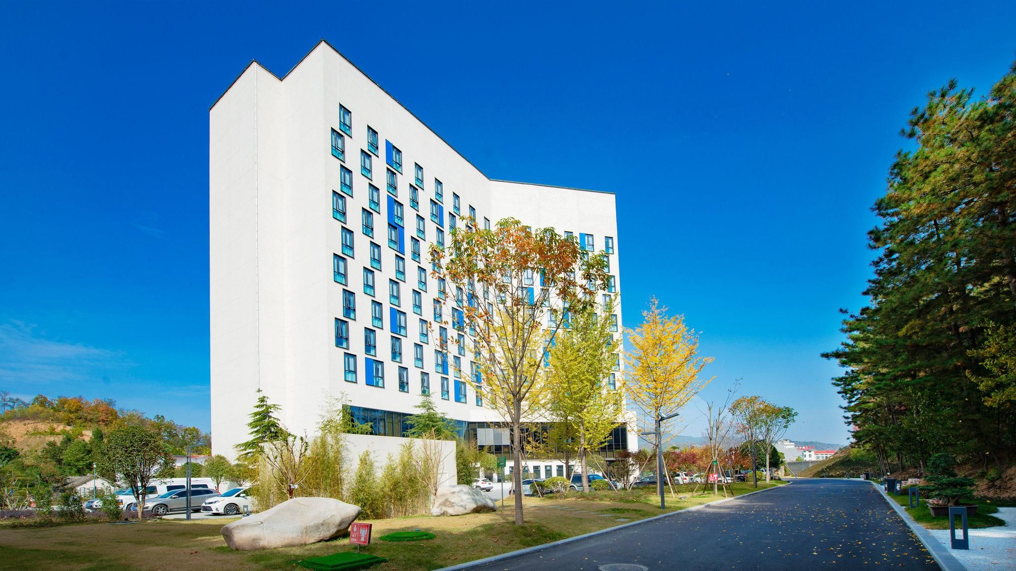 Holiday Inn Express Luanchuan By IHG