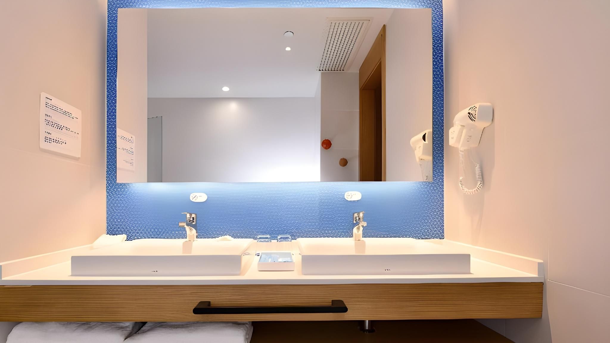 2 Single Beds Standard