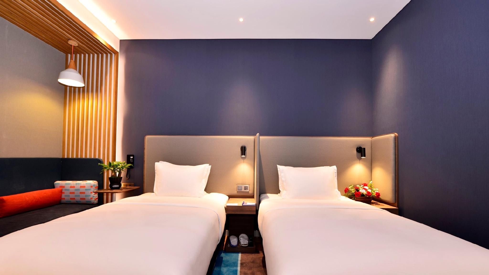 2 Single Beds Standard Accessible