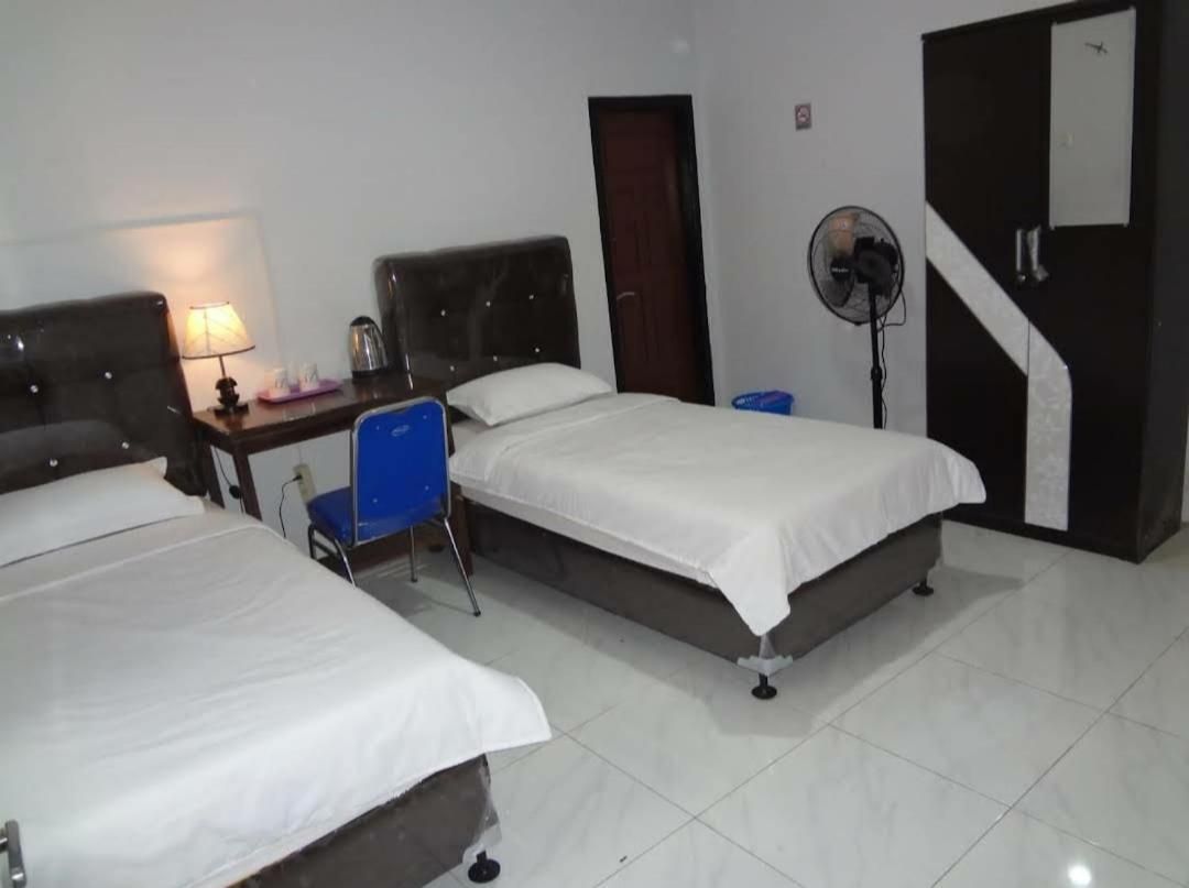Twin Room with Private Bathroom