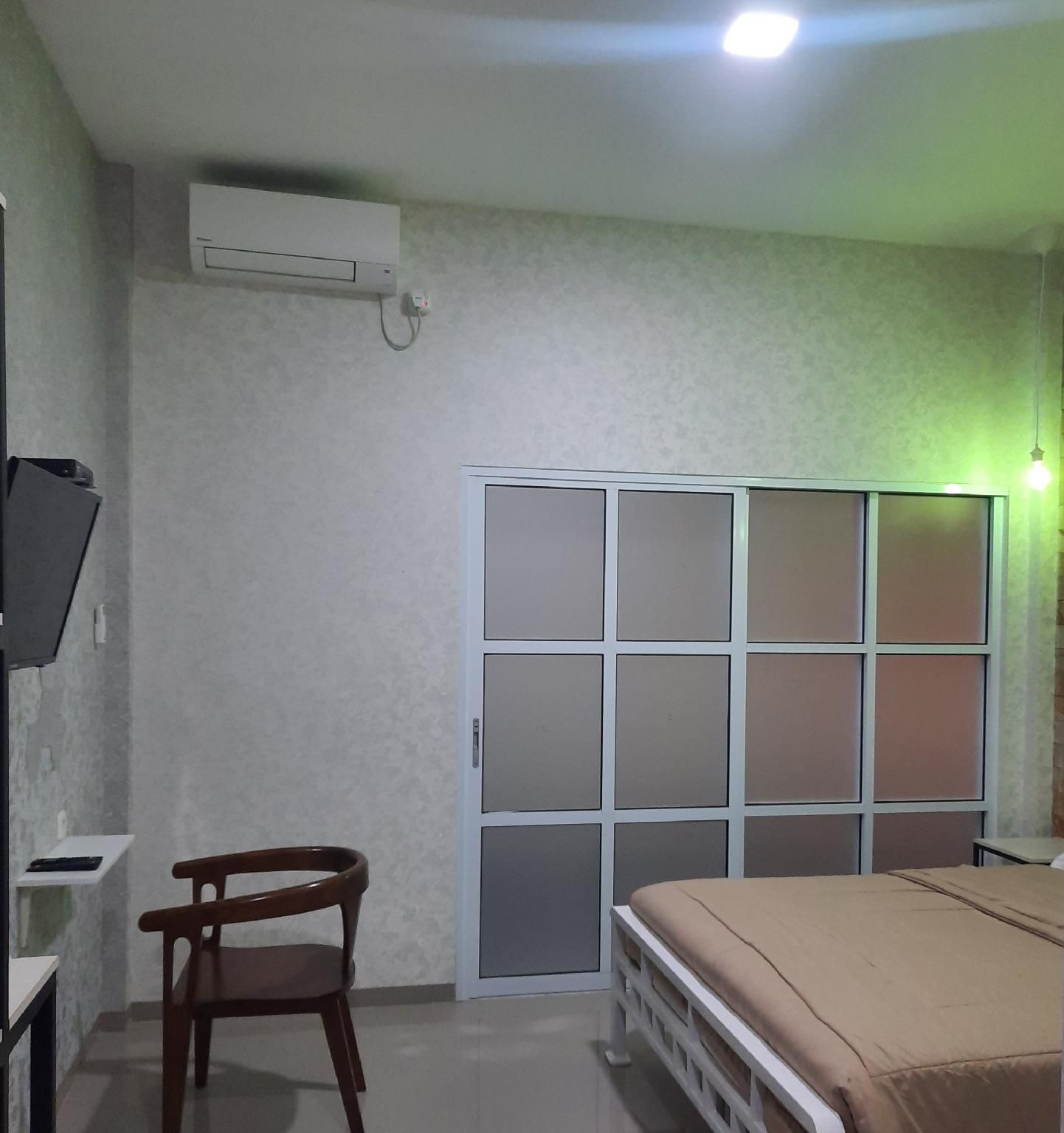 Deluxe Air Conditioning Room