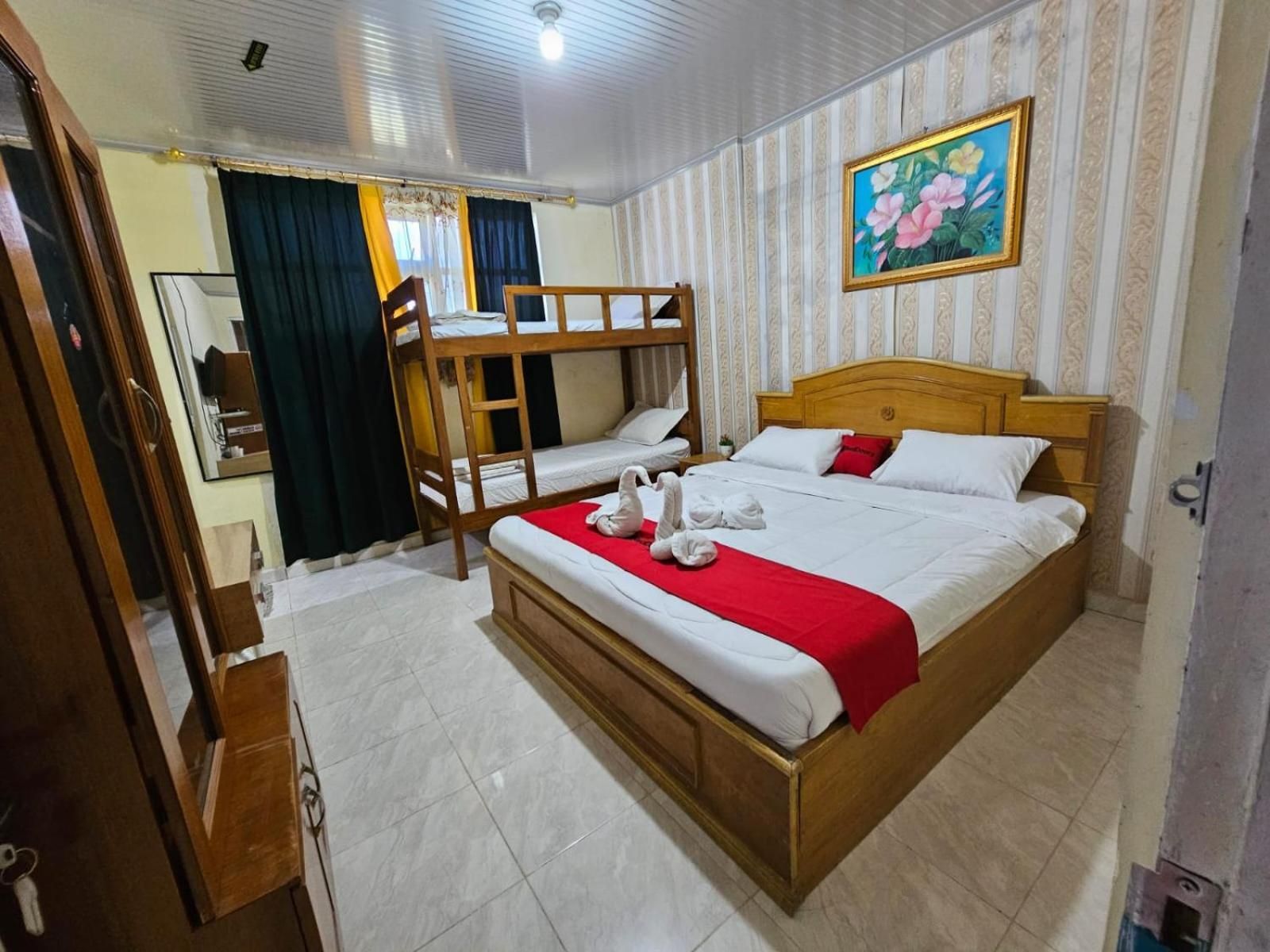 Deluxe Queen Room