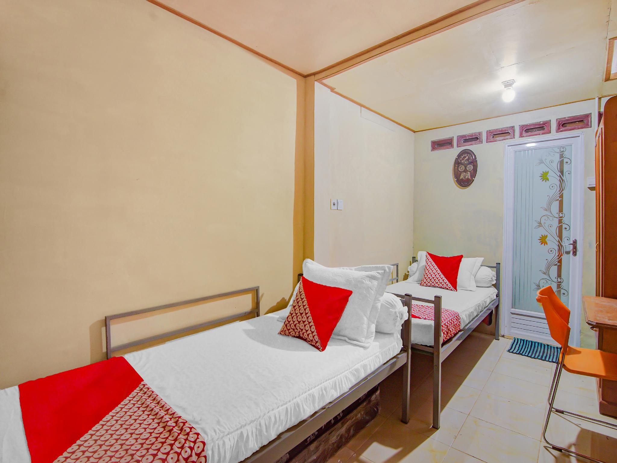 Standard Twin Room - Non-Smoking