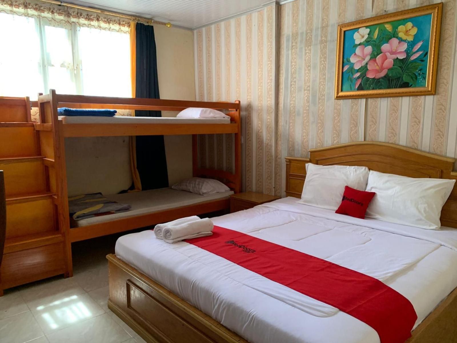 Deluxe Queen Room