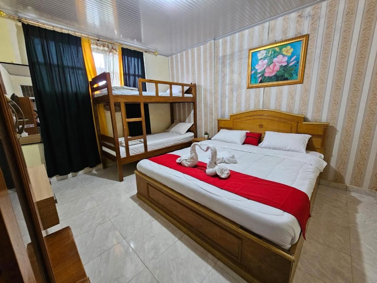 Quadruple Room with Private Bathroom