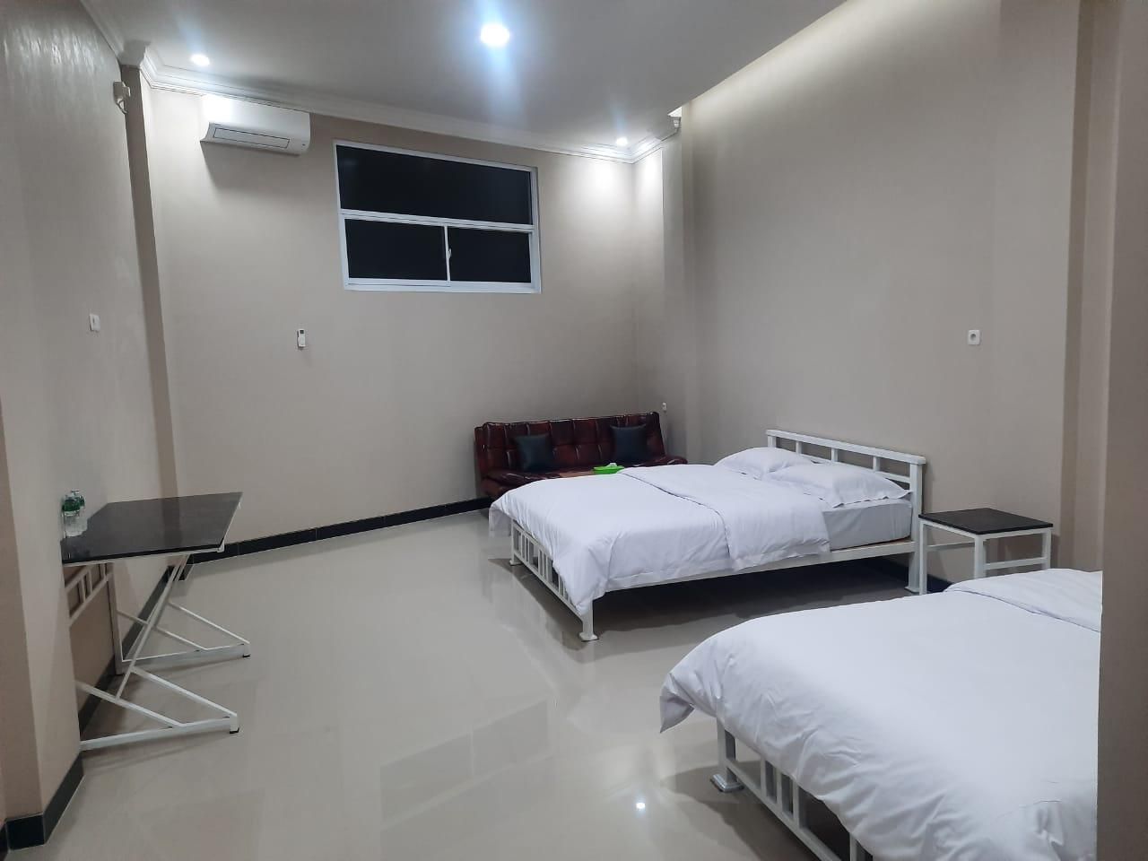 Arro hotel bukittinggi (syariah) Family Air Conditioning