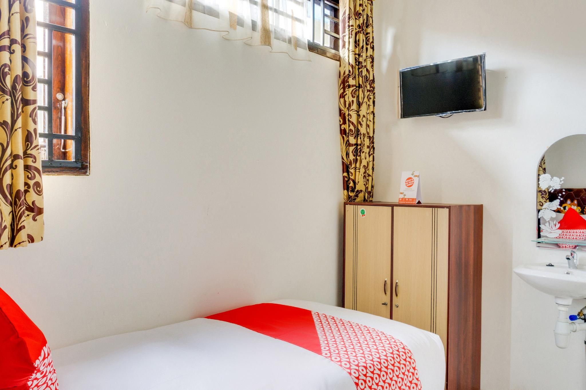 OYO 3015 Galliano Homestay Syariah Deluxe Double Room