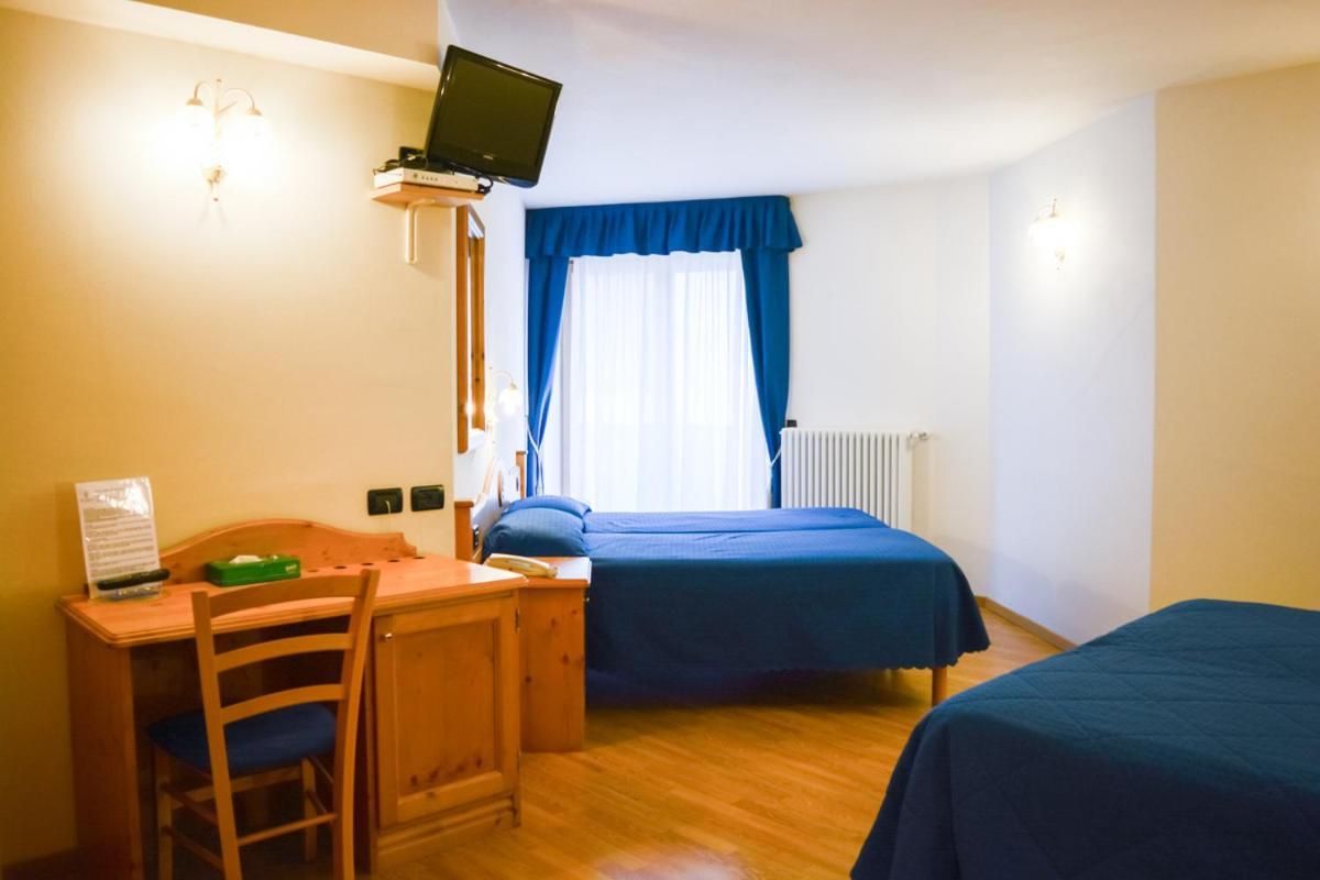 Family Room (2 Adults + 2 Children)