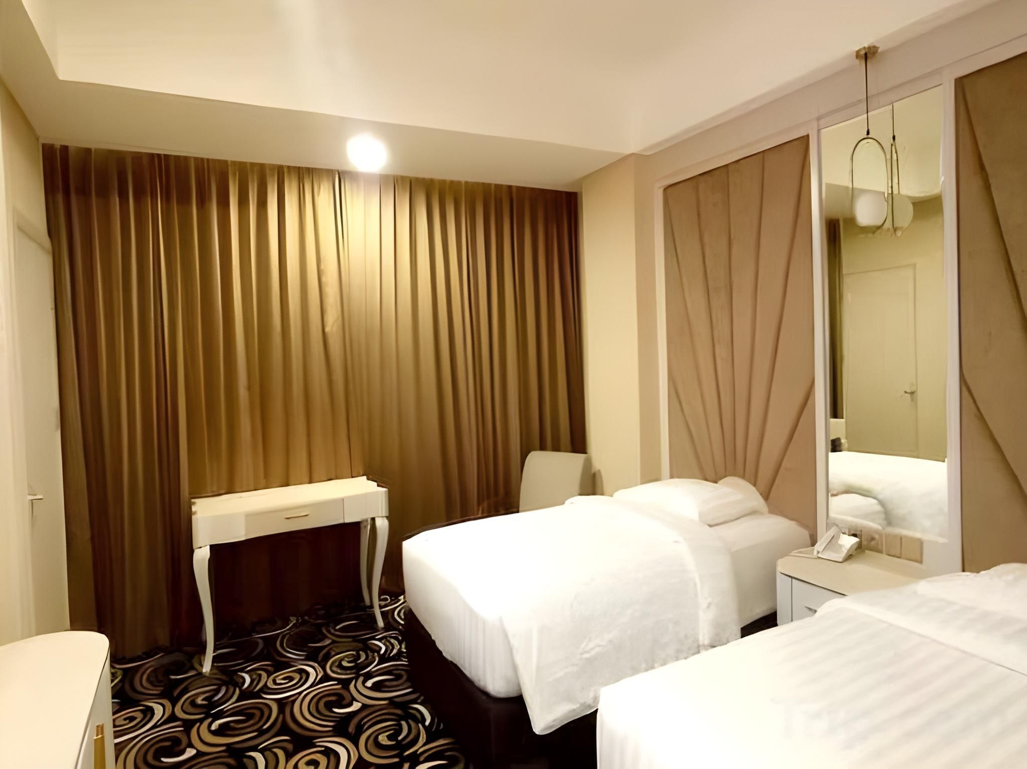 Grand Royal Denai Hotel Syariah Grand Deluxe Twin Room - Non Smoking 3
