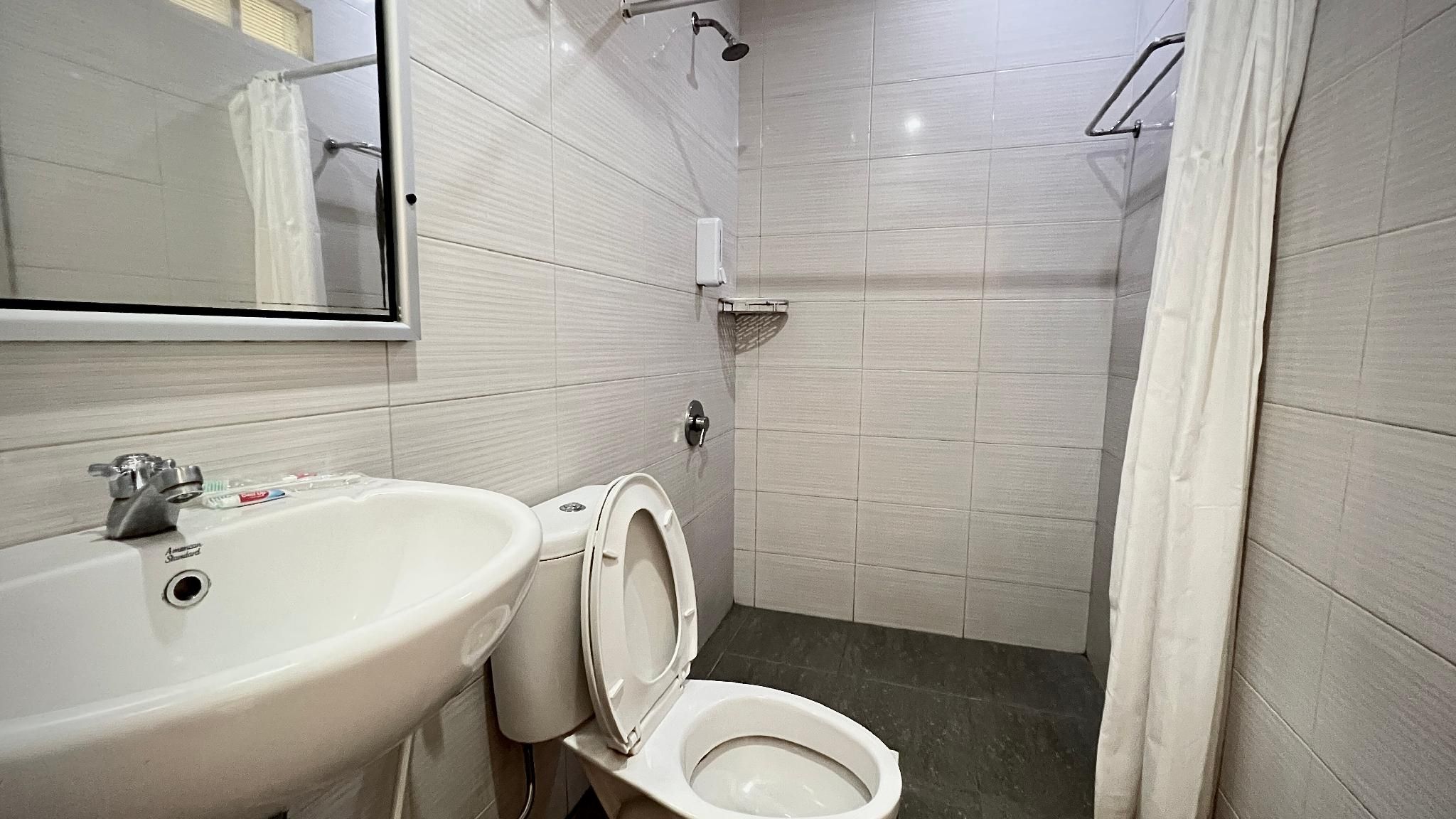 Lima's hotel Standard Twin Room with Shower 3