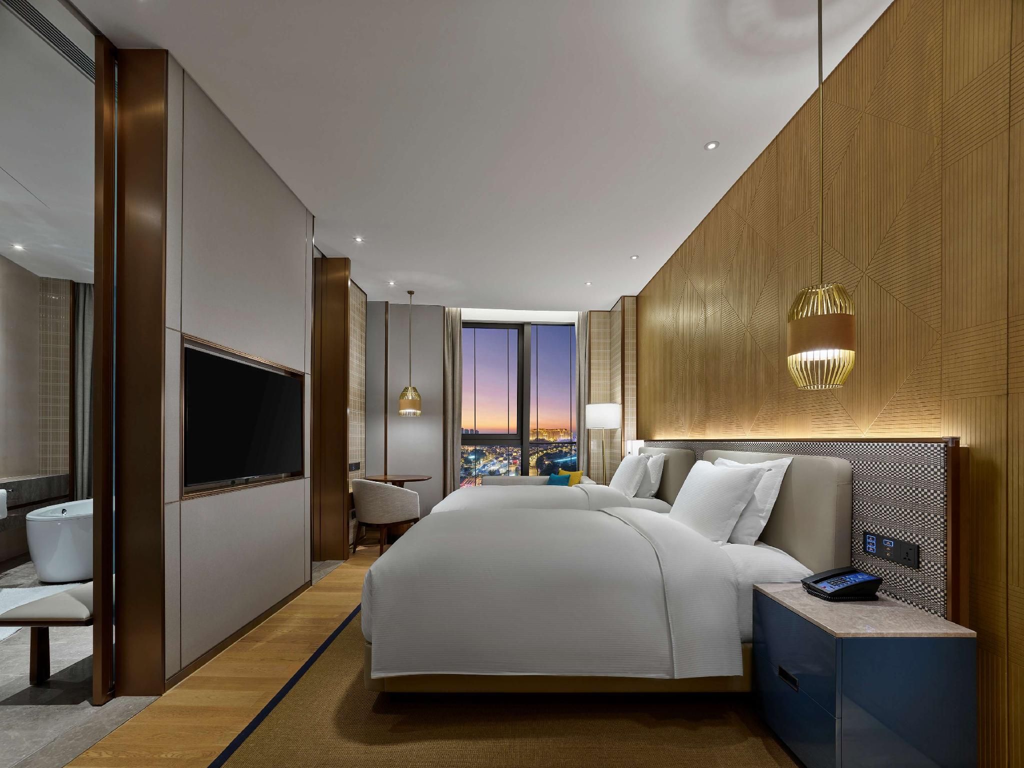 Hilton Hainan Ocean Flower Island Twin Executive Lagoon View Room