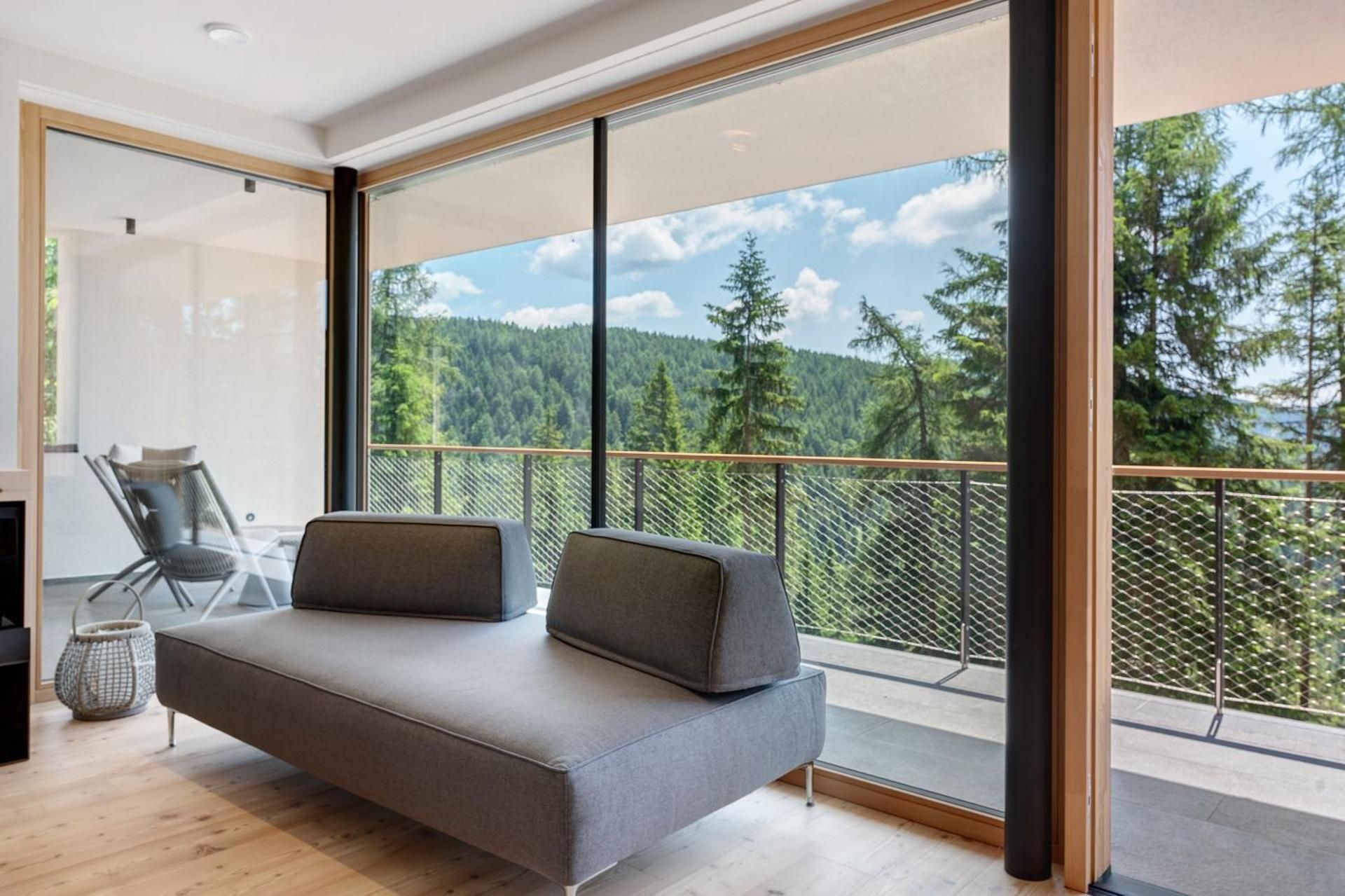 Superior One-Bedroom Apartment