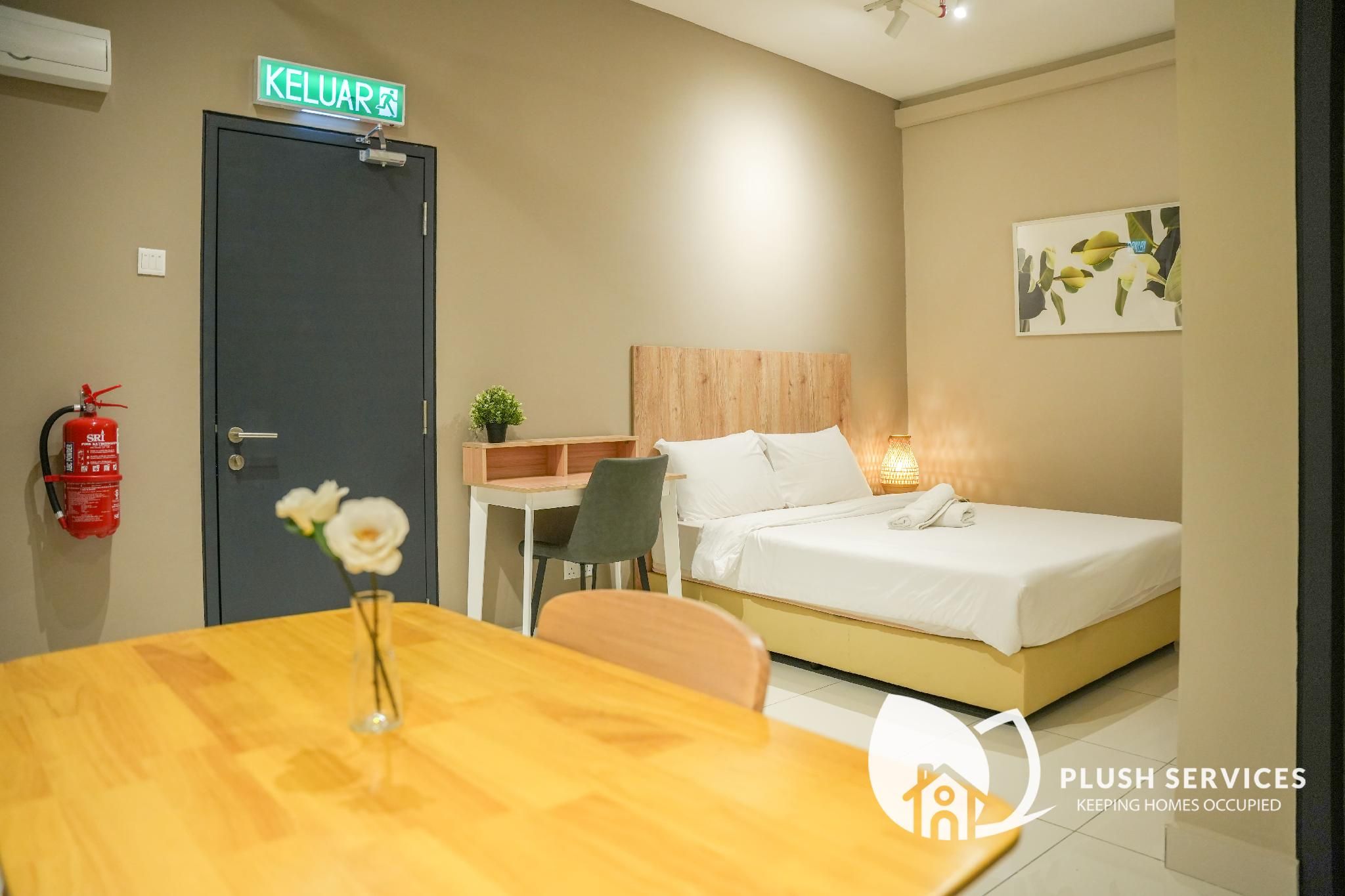 Queen Bedroom
