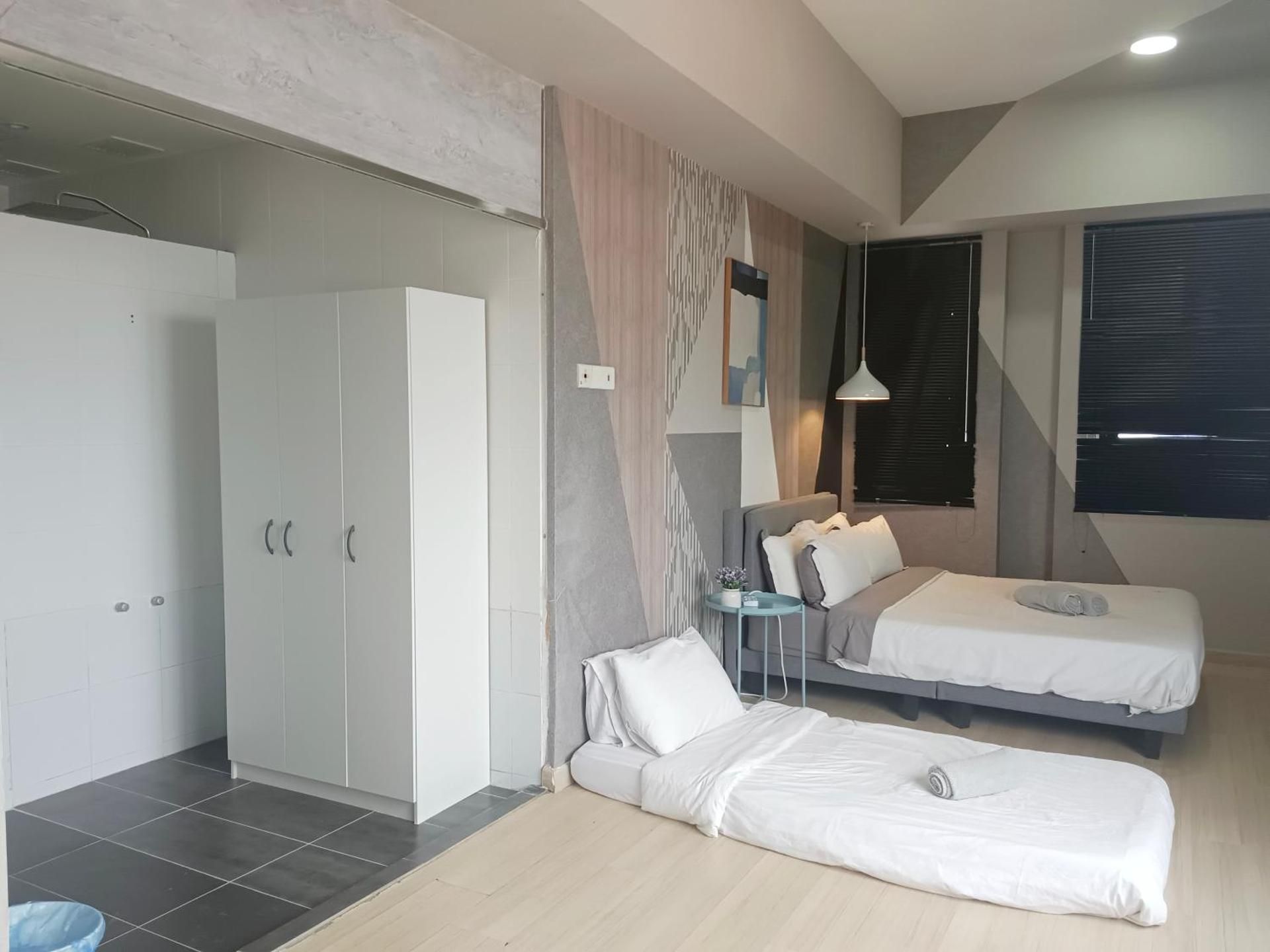 Deluxe One-Bedroom Apartment