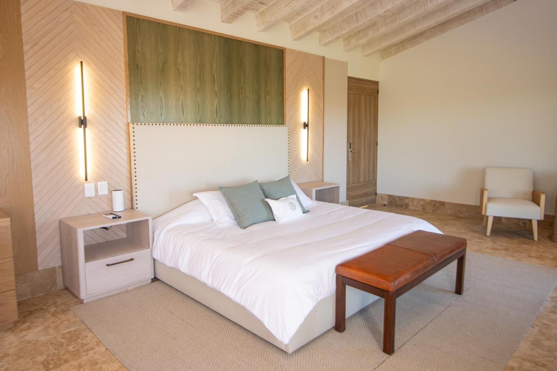 Suite with Lake View