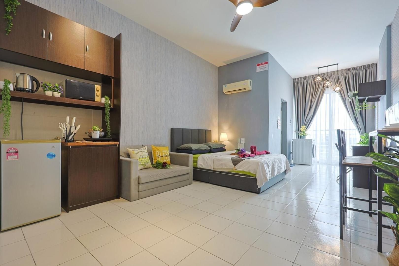 One-Bedroom Apartment